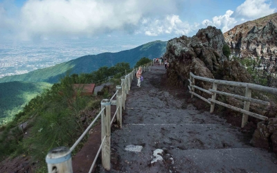 The steep path to Vesuvius